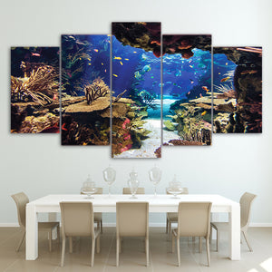 Underwater canvas